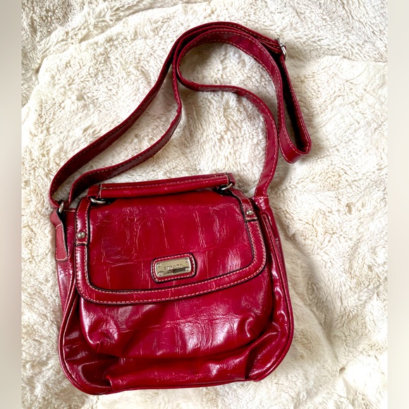 Strada glossy red burgundy crossbody purse cute size and color -adjustable strap - Picture 1 of 8